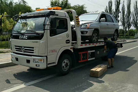 忻州五寨汽车轮胎漏气,车胎没气了,拖车服务热线